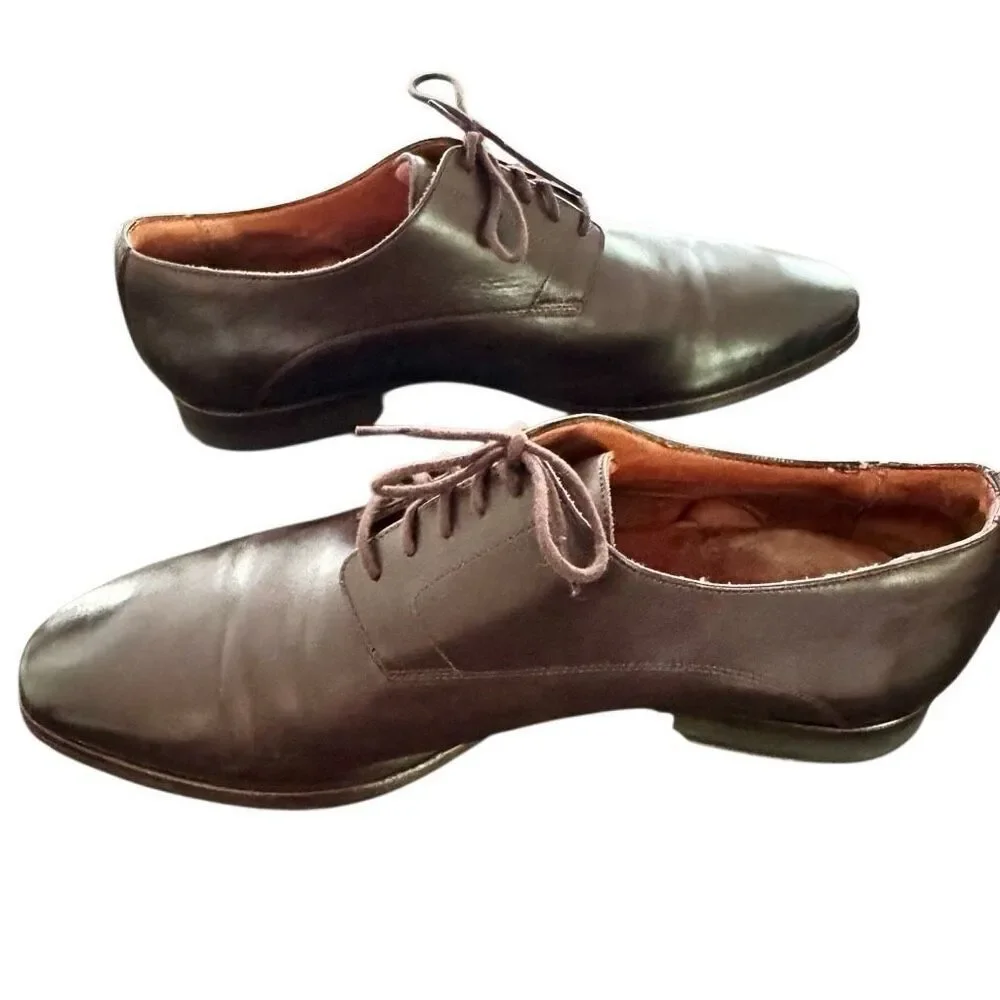 Wolf & Sheppard Brown Leather plain Toe Dress Shoes. Size 10.5